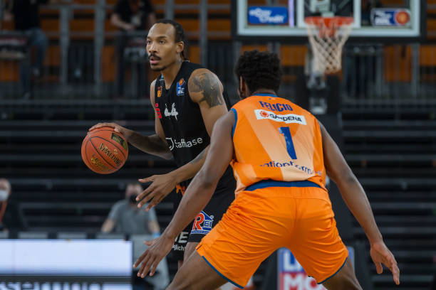 他是能防多 他是能防多